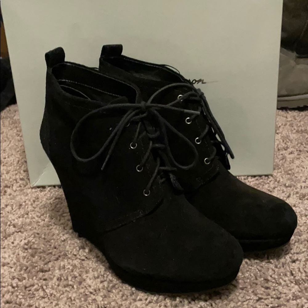 Jessica Simpson black booties